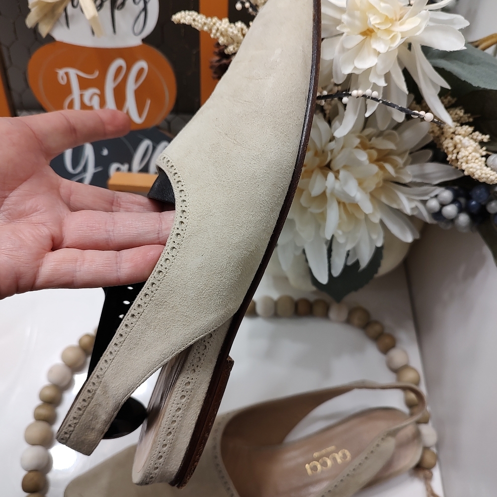 Gucci Cream and Black Mules with Rounded Toe - Picture 6 of 10